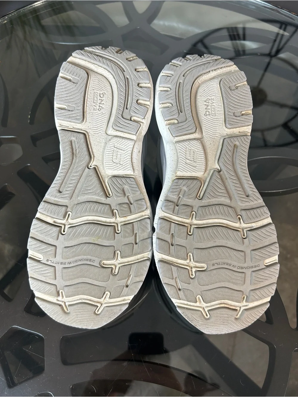 BROOKS Ghost 15 Gray White Cushion Running Shoes Sneakers Women's Size 9